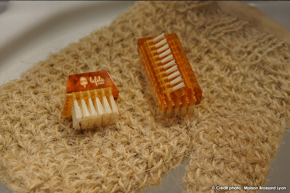 Brosses à ongles pures soies (3)