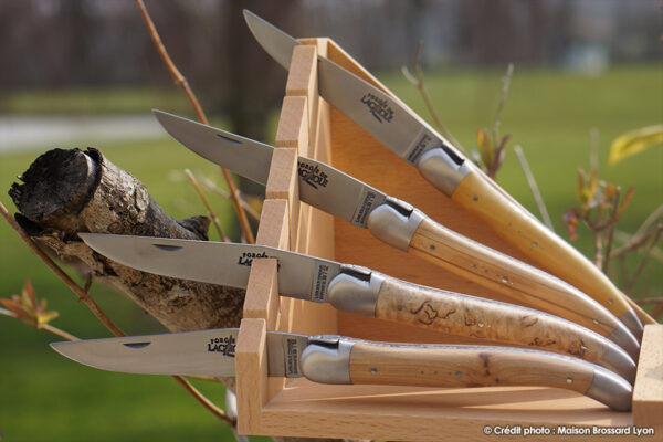 Forge de Laguiole genevrier bouleau olivier buis
