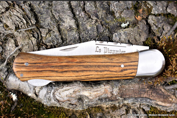 Le Pionnier par Goyon Chazeau Thiers France Manche bocote Lame 12C27 inox bloquante