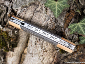 Le Thiers par les 2 diables Manche pierre de lave Mitres genevrier Lame12C27 inox bloquante