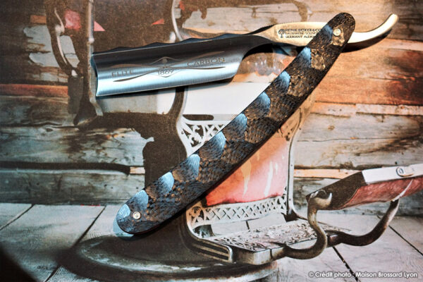 Rasoir de barbier Boker Solingen Fibre de Carbone