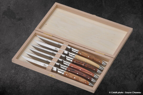 Le Thiers de table en bois assortis 2