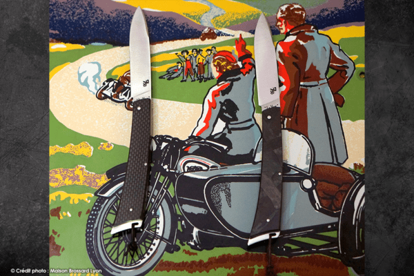 Le 750 Manche en fibre de carbone Lame acier inox 14C28N enrichi en carbone Fait main Inspiration Motos