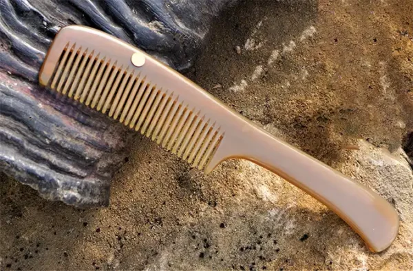 peigne a barbe corne veritable demeloir fin