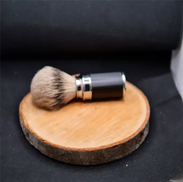 Blaireau Mühle Noir et Chrome Gris Européen (2)