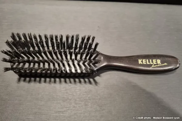 Brosse a cheveux allemagne keller homme 9 rangees chene fume soies sanglier