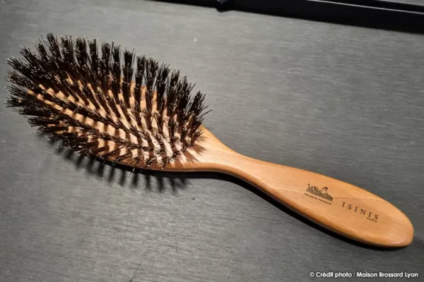 brosse cheveux montage main france 7 rangess soies sanglier manche olivier