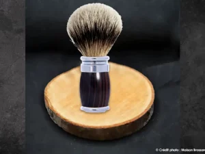 blaireau ébène et finition chrome blanc haute montagne