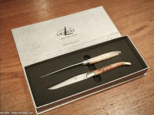 Forge de Laguiole Coffret de 2 couteaux de tabke bois au choix 04