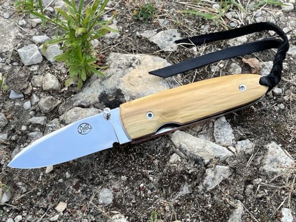 Monterey boxw 1 600x450